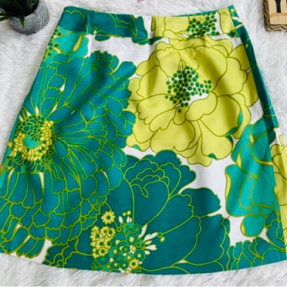 Ann Taylor Petites Flower Pattern Front Pleated Skirt - Picture 2 of 5
